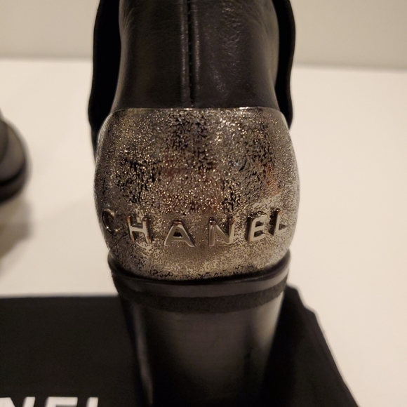 Authentic Chanel rare Moto Boots, like new! - Picture 3 of 7